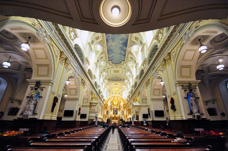 Dans la Basilique-Cathédrale Notre-Dame de Québec