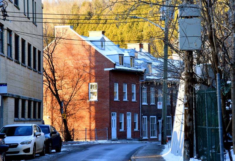 La rue Champlain, au pied du cap blanc