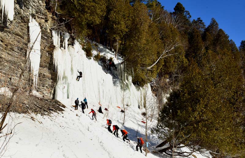 Scènes du festiglace 2025 de Pont-Rouge