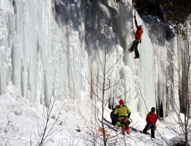 Scènes du festiglace 2025 de Pont-Rouge