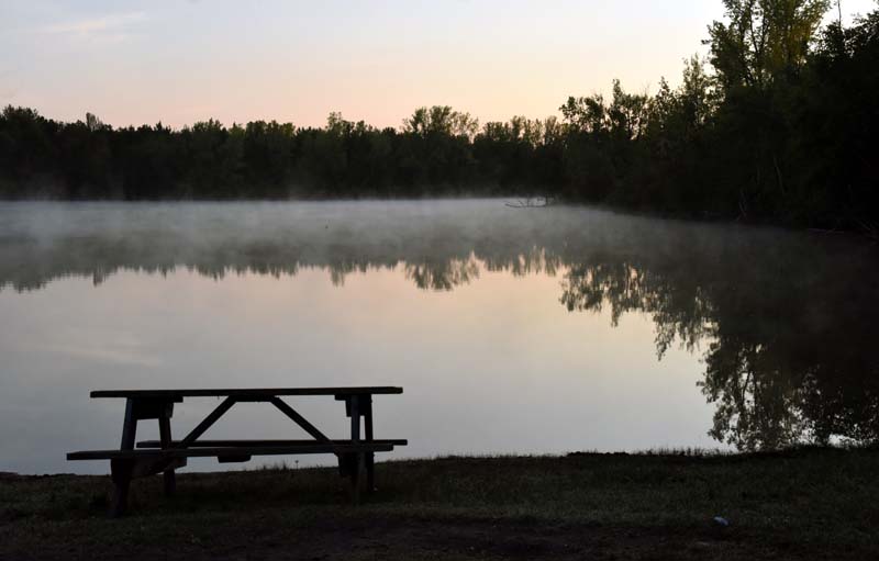 La table et le lac