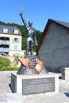 2018078899 Eugene Christophe statue.jpg