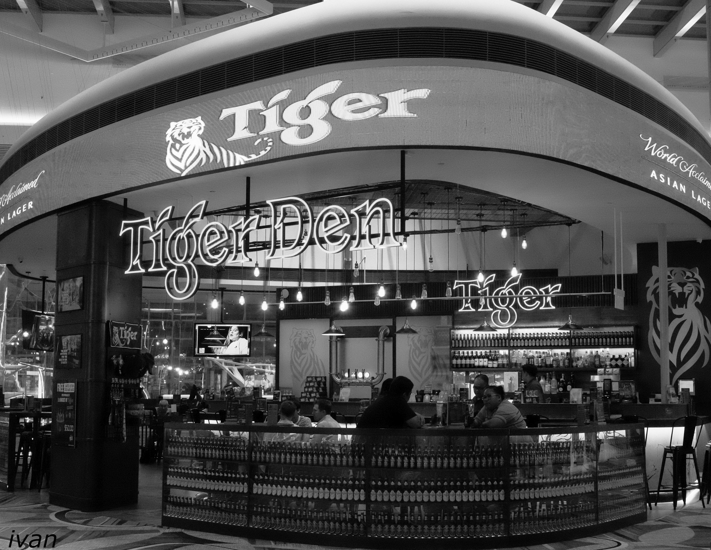 Tiger ... have a Tiger (Airport)