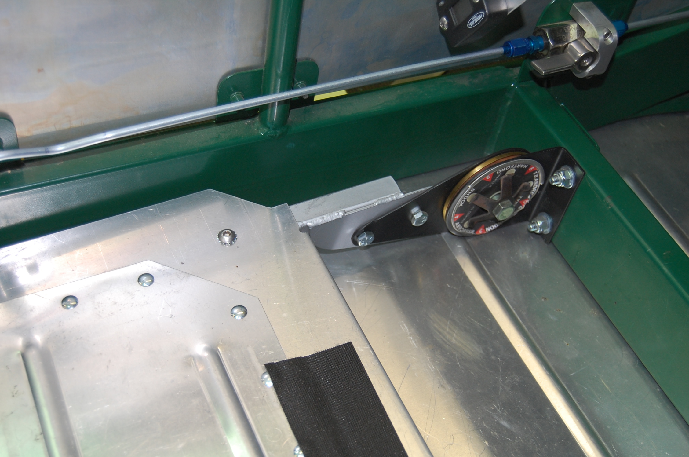 Springer Seat L-Front Pivot 01.JPG