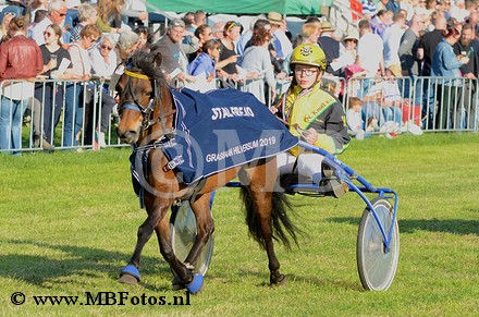 Minikoers. Quincy Vader met Fleurtje.jpg