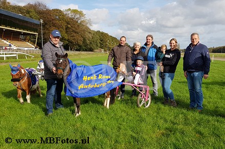 Minikoers. Nikki Obermeijer met Lucky2.jpg