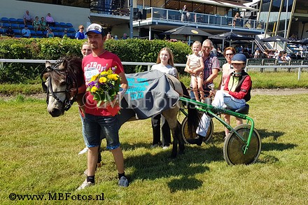 Minikoers. Emily Indekeu met Sabys Allen Cross2.jpg