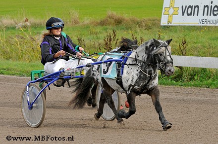Minikoers 2. Inana van den Burg met Merel1.jpg
