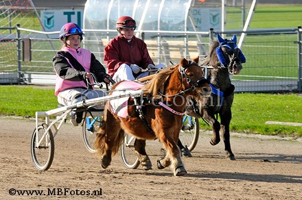 Minikoers 1. Marije Greijdanus met Bow1.jpg