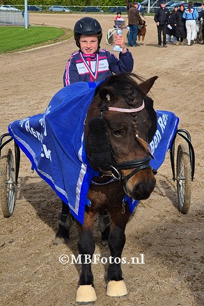 Minikoers 1. Lizz Obermeijer met Odessa3.jpg