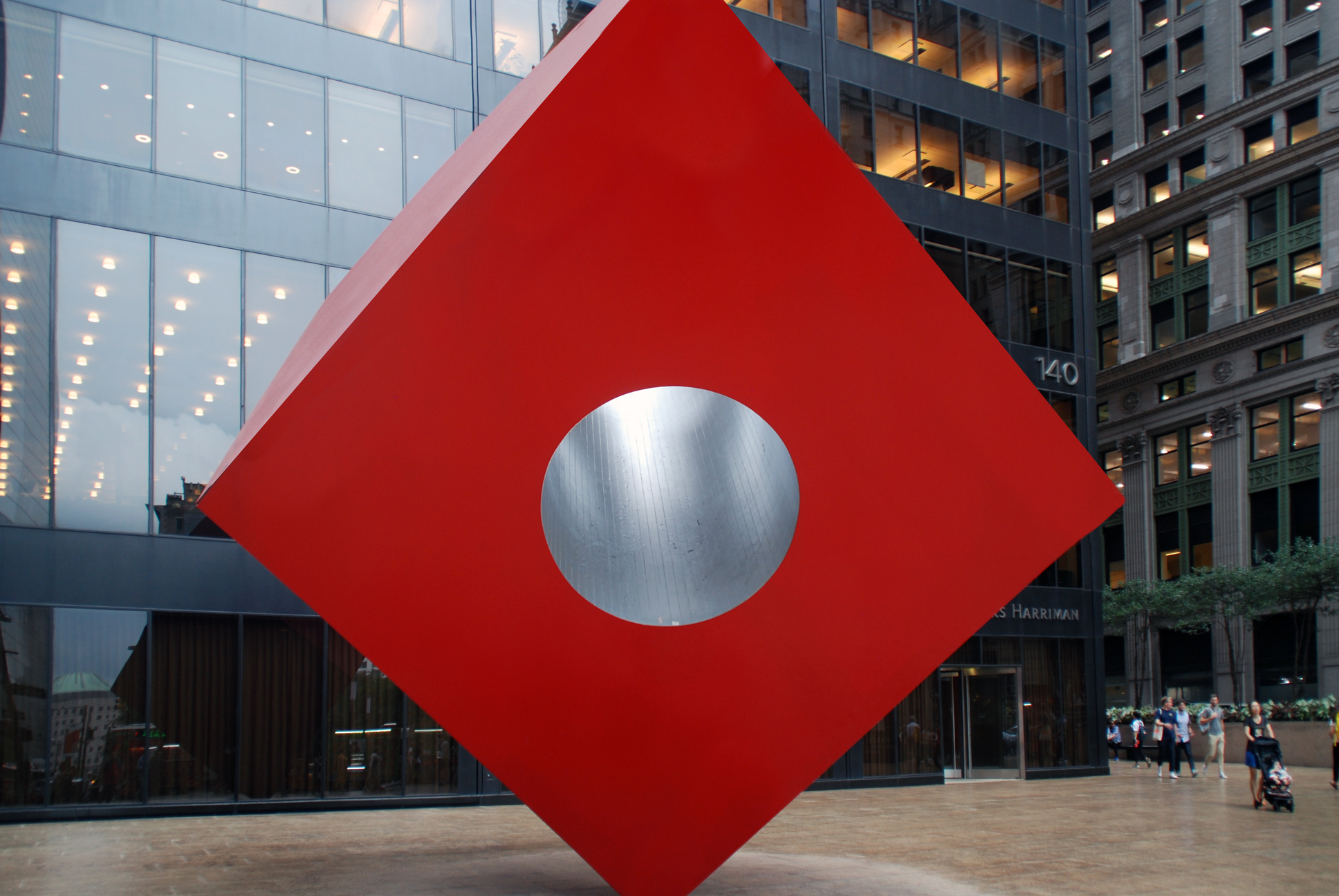 52 Red Cube Isamu Noguchi MRC@2019.jpg