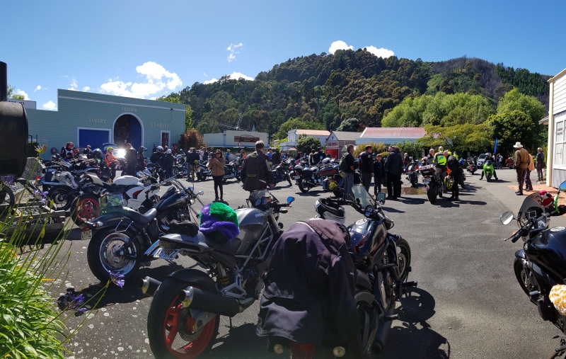 201128 Nelson Toy Run 069.jpg