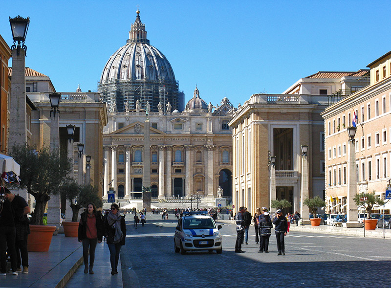 San Pietro from Via della Conciliazione3095