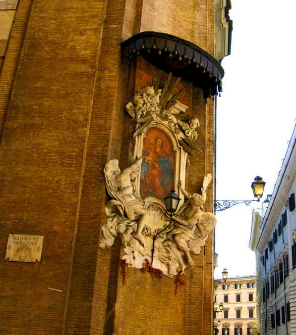 Edicola on Via del Governo Vecchio3113