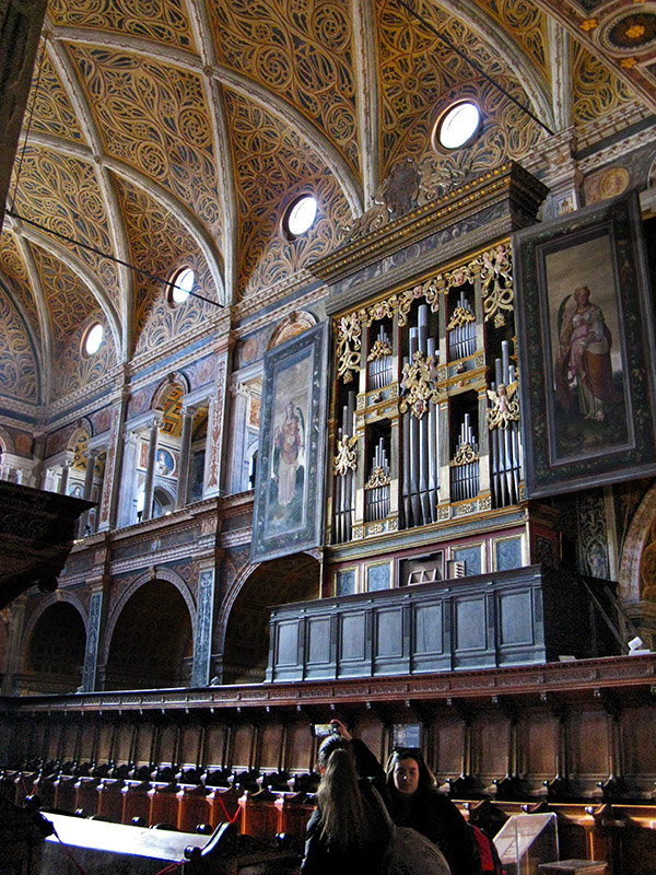 The Convent's Beautiful Organ2072