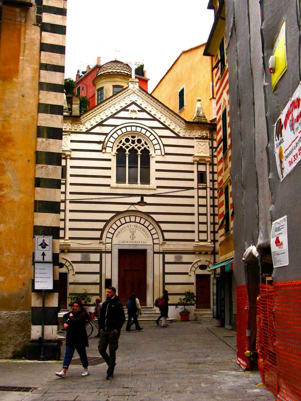 Small Piazza2610