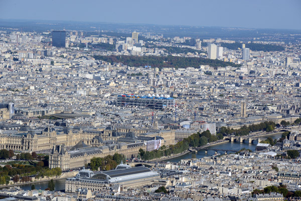 Centre George Pompidou and the green space of the Pre Lachaise Cemetery