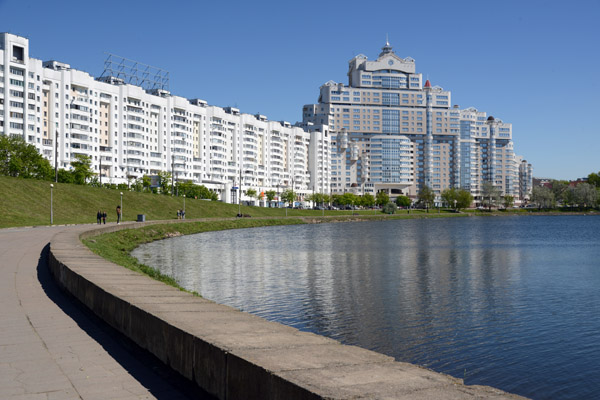 Riverside promenade on the left bank of the Svislach along Ulitsa Storozhovskaya, Minsk