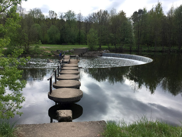 Another non-bicycle-friendly crossing of the Svislach River, Drazdy Park, Minsk