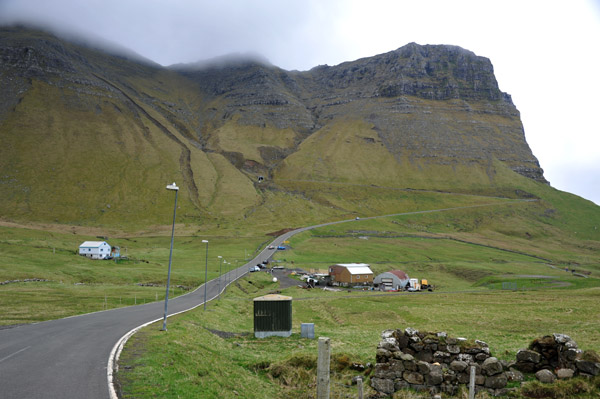 The road from Gásadalur leading to the tunnel through the mountain Eysturtindur (Gásadalstunnilin)