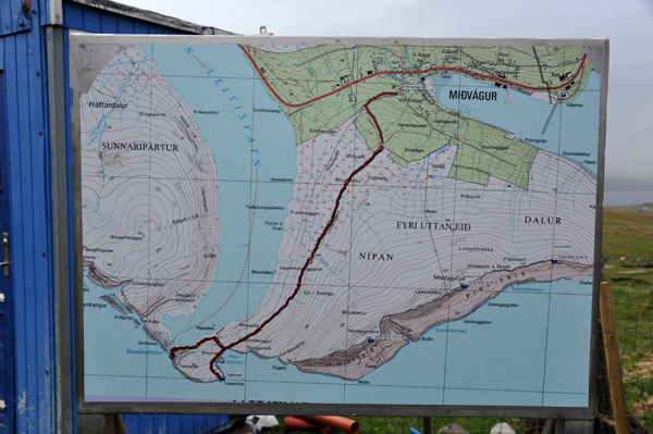 Map of the hiking trail from Mi∂vágur to Trælanípa/Bøsdalafossur