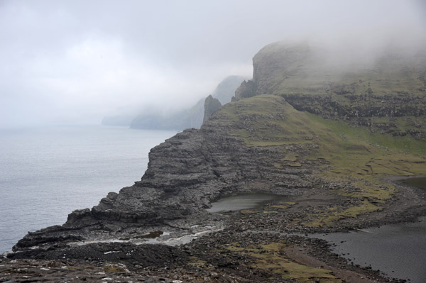 Outlet of the lake, Søgvágsvatn/Leitisvatn, Vágar, Faroe Islands