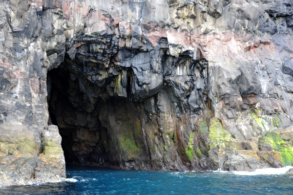 Sea cave, west coast of Streymoy, Sjferir boat tour, Faroe Islands
