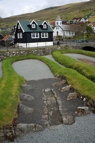 Th Viking era farm has a dwelling house and byre