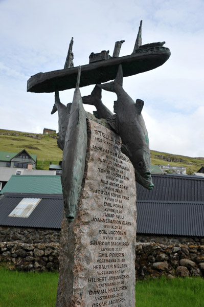 Memorial to the 1957 wreck of the trawler Stella Argus