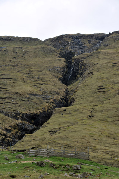 Gorge off the road to Saksun