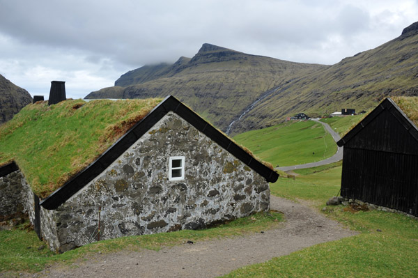 The oldest buildings at Dúvugarðar are 200 years old