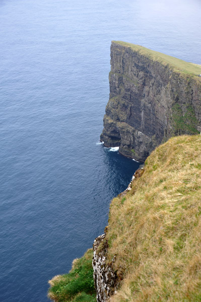 Cliffs of Gjgv, Eysturoy