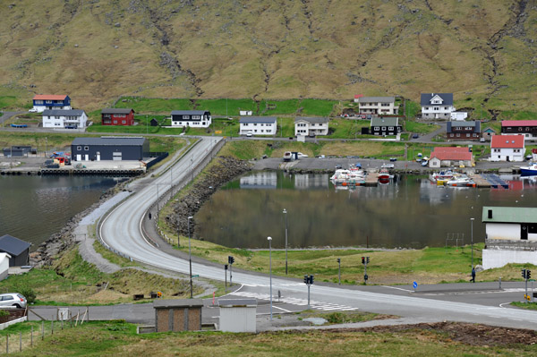 Bridge from Norddepil on Bor∂oy to Hvannasund on Vi∂oy