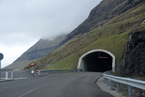 Viareiistunnilin, 1939m tunnel opened in 2016 to avoid a dangerous section of coastal road, Vi∂oy