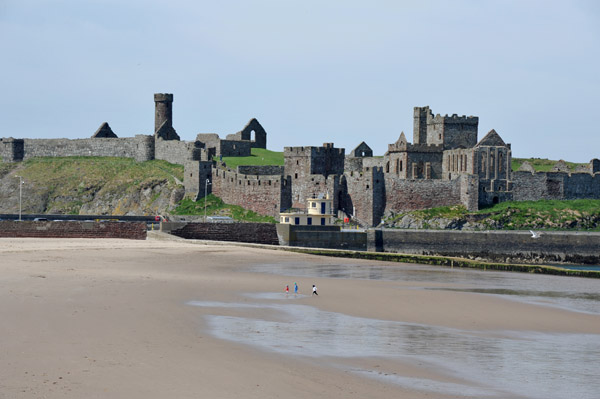 Peel Castle was built by the Vikings in the 11th C. under King Magnus Barelegs