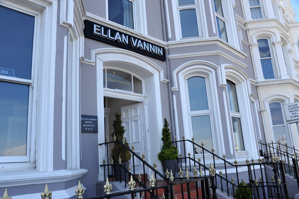 Ellan Vannin Guesthouse, good convenient choice on the waterfront in Douglas