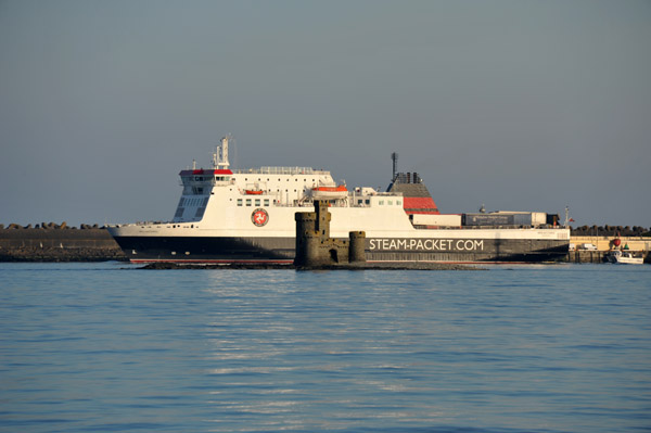 Also built in 1998, the 125m Ben-My-Chree cruises at 19 knots