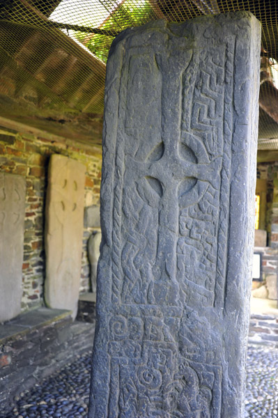 Roolwer's Cross, Celtic cross of an early Bishop of Man