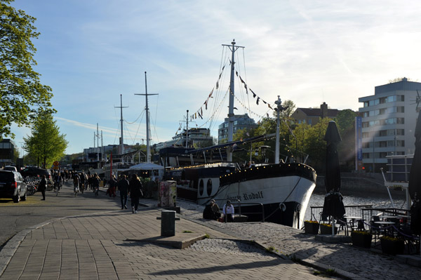 Boat bar-restaurants on the south shore of the Aura River, Turku