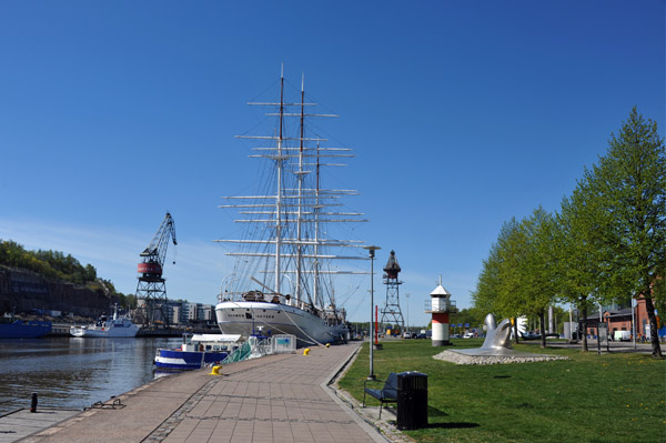 Parkland near the mouth of the Aura River, Linnankatu, Turku