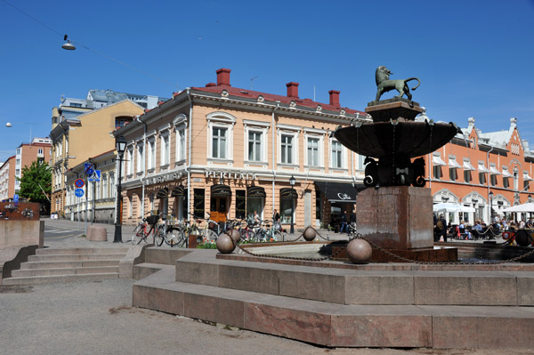 Lion Fountain of Turku - Lejonfontän, Suihkukaivo Leijona