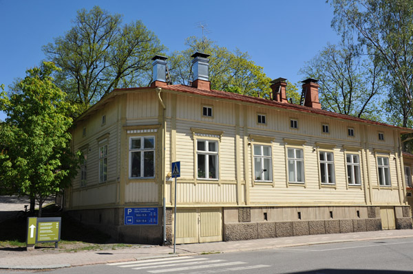 Vartiovuorenkatu at the entrance of Turku's open-air museum