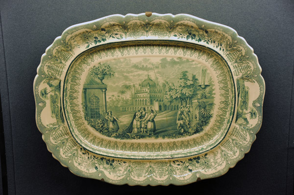 Green porcelain tray with an oriental palace, Turku Castle