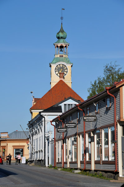 Kauppakatu with the Old Town Hall of Rauma