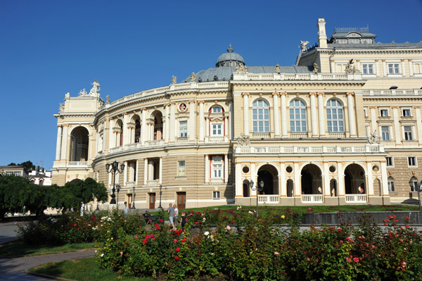 East portico, Odessa National Academic Theater of Opera and Ballet