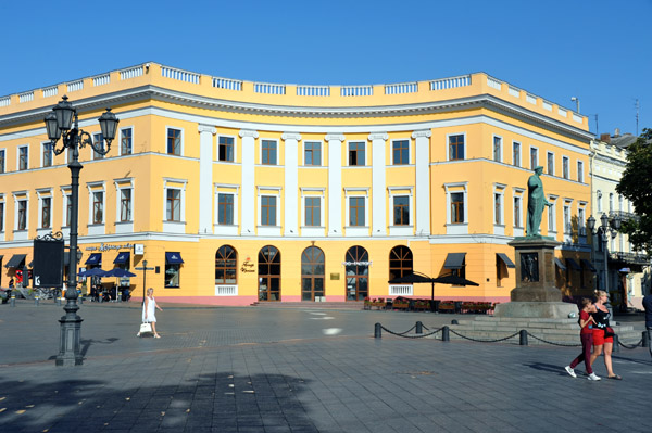 Square at the top of the Potemkin Stairs, Prymorskyy Bulʹvar