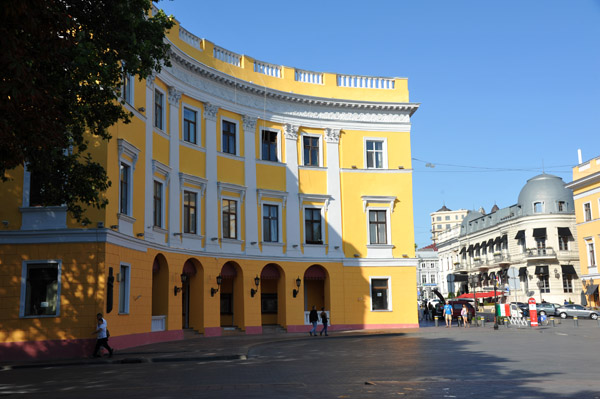 Square at the top of the Potemkin Stairs, Prymorskyy Bulʹvar