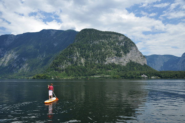 Standup Paddleboarder, Hallstttersee, Salzkammergut, Obersterreich 