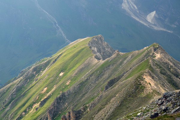 Looking down from the Edelweißspitze