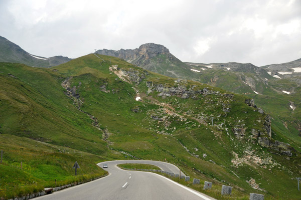 Hairpin bend on the Großglockner Hochalpenstraße, Kärnten